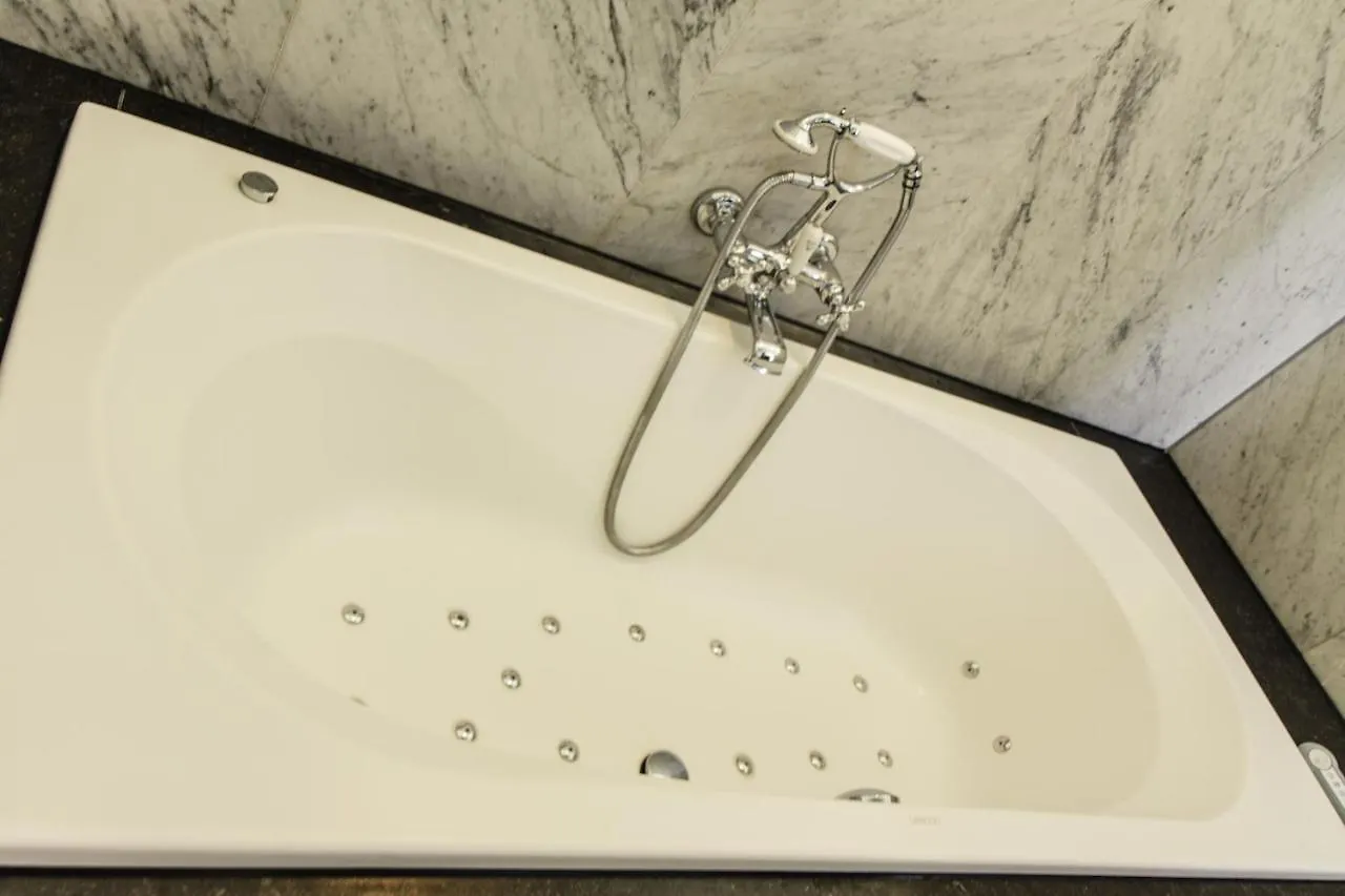 Modern Canal House Loft - City Center Amsterdam Bed & Breakfast